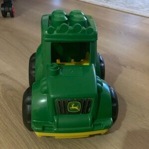 John Derre Tracktor Mega Blocks Toy